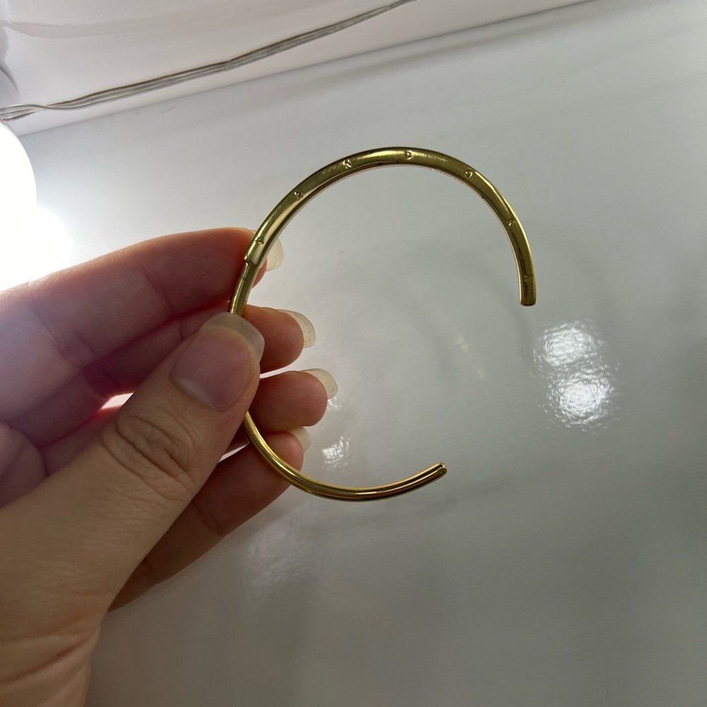 Pandora Signature I-D Open Bangle 6.9, gold color, perfect condition rrp $200